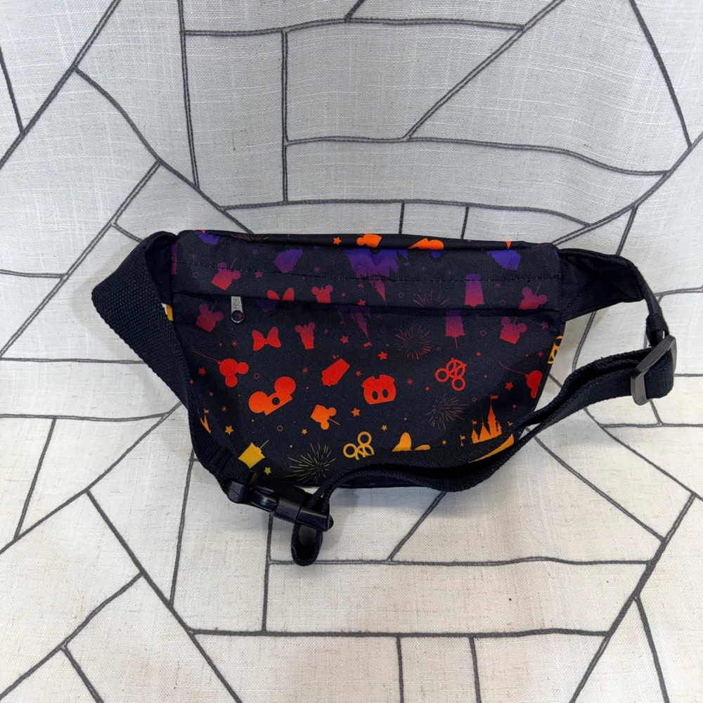 Disney Fanny Pack OS Black Rainbow Park Snacks Castle Adjustable Waist Bag - Picture 2 of 9